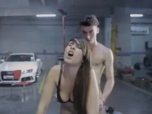 Vídeo porno de Fakings gratis en la que puedes ver a: Nikki Litte. Increíble escena porno en español de una duración de 02:12 minutos. Este vídeo de la productora fákings clasificado en la serie Tengo una amiga que quiere ser PornStar.
