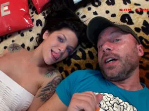 Vídeo porno de Fakings gratis en la que puedes ver a: Aris Dark, Conrad Son. Increíble escena porno en español de una duración de 15:07 minutos. Este vídeo de la productora fákings clasificado en la serie DIVAS... Tenían que estar aquí.