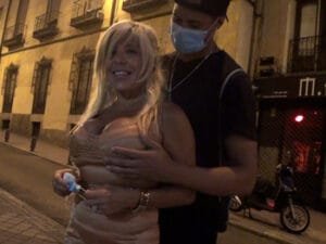 Vídeo porno de Fakings gratis en la que puedes ver a: Monica Hole, Pepe Polla - Hijo de Gea. Increíble escena porno en español de una duración de 53:55 minutos. Este vídeo de la productora fákings clasificado en la serie FAKings PornStars.