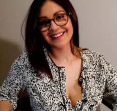 En la morbosa brasileña Anny, todo es excesivo: unas TETAZAS, un CULAZO MAREANTE, un cuerpazo lleno de curvas... pero también excesiva es su actitud, porque nos reconoce que llegó a España desde Brasil con un único objetivo: ¡Follarse a todo lo que s... Ver más