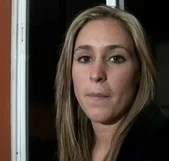 Niña pija Sevillana Cintia vino a mirar y a tomarse unas copas en la discoteca de Sevilla donde nosotros solemos tomarla. A la niña pija la entró el calentón y acabó follándose a dos de nuestros chicos delante de las cámaras. A día de hoy (según escr... Ver más