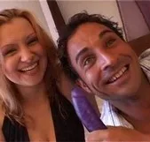 Eva Nort es una tetona parisina, estudia en Madrid y es la clásica cachondilla que se sumó sin dudarlo a esta fiesta continua que es nuestro chalet. Experta en tragarse las pollas hasta adentro a Eva, sorprendentemente, lo que más la gusta es que la ... Ver más