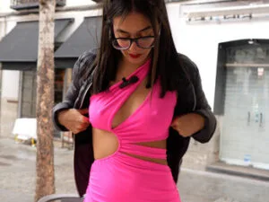 Vídeo porno de Fakings gratis en la que puedes ver a: Alice Biancci. Increíble escena porno en español de una duración de 05:21 minutos. Este vídeo de la productora fákings clasificado en la serie Negrateadas.